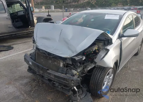 2015 Hyundai Elantra Se z USA, uszkodzony, nr VIN 5NPDH4AE2FH583372